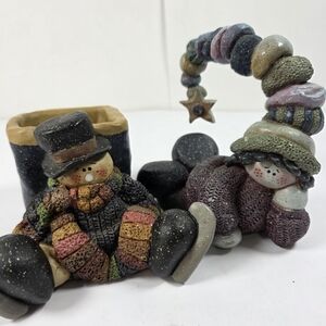 Winter Decor Resin figurine pebble Star hat snow indoor 2001 Santas workshopM